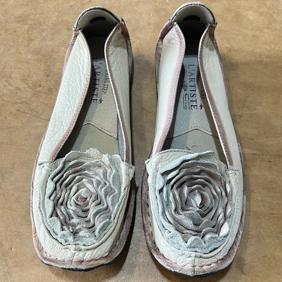 L’Artiste Spring Step Leather Floral Rose Slip On Flats - Picture 10 of 11